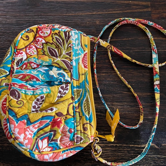 Vera Bradley Handbags - Vera Bradley “Provençal” retired purse. EUC